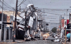 Temporal deixa rastro de destrui&ccedil;&atilde;o em Ribeir&atilde;o
