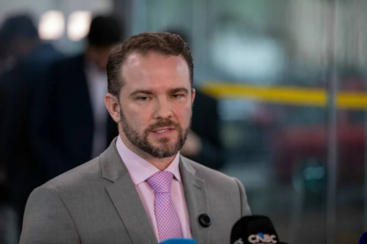 Empresa que financiou "Dark Horse" recebeu dinheiro do crime organizado, diz Durigan