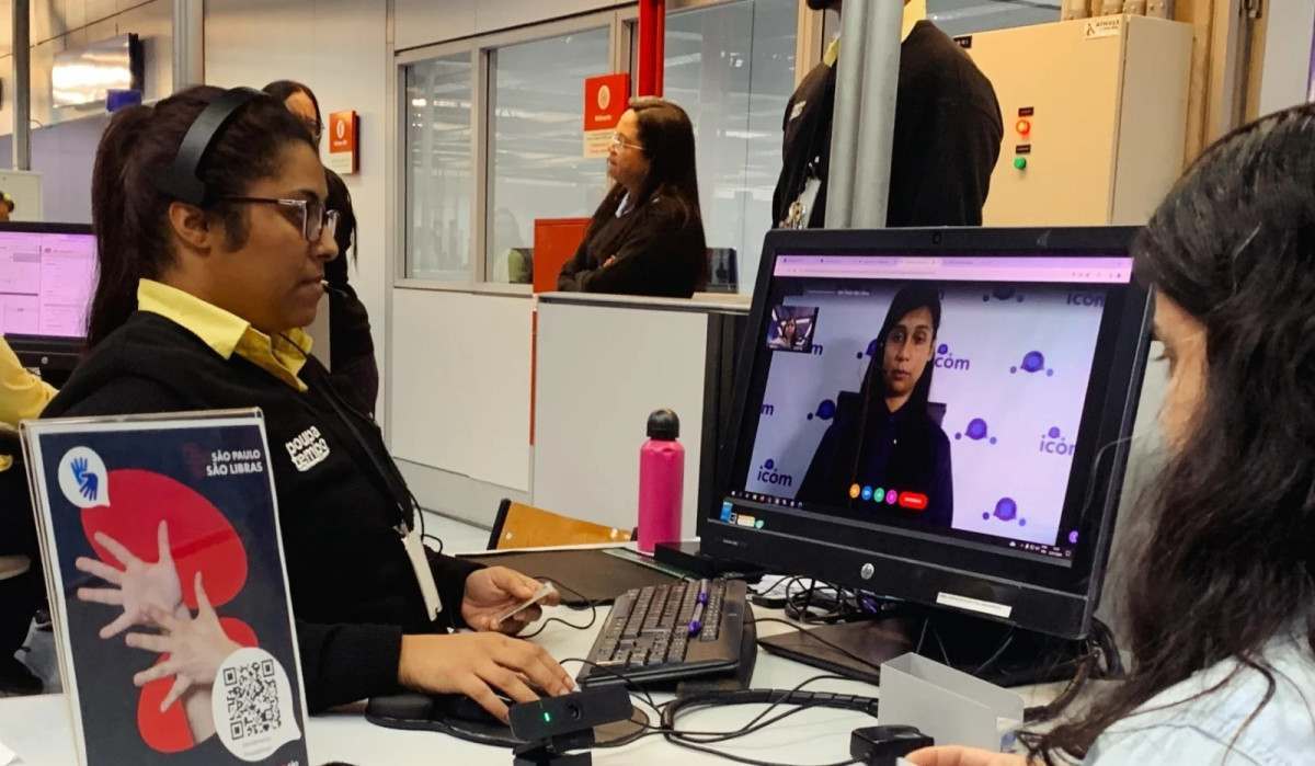 Etecs e Fatecs passam a oferecer atendimento em Libras por videochamada