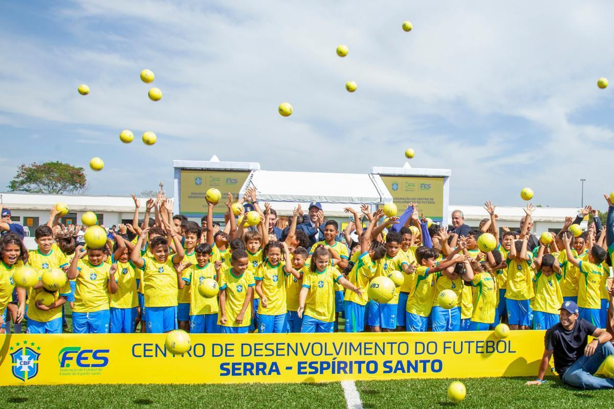 Centro de Desenvolvimento do Futebol Geovani Silva &eacute; inaugurado no Esp&iacute;rito Santo