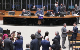 Congresso adia volta das vota&ccedil;&otilde;es ap&oacute;s fim do recesso parlamentar