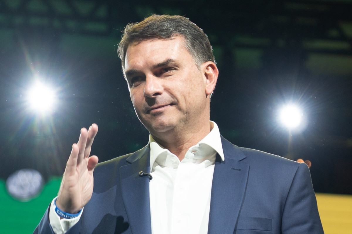 Coluna Magnavita | Prefab Future: Fl&aacute;vio abre vantagem sobre Lula no Rio