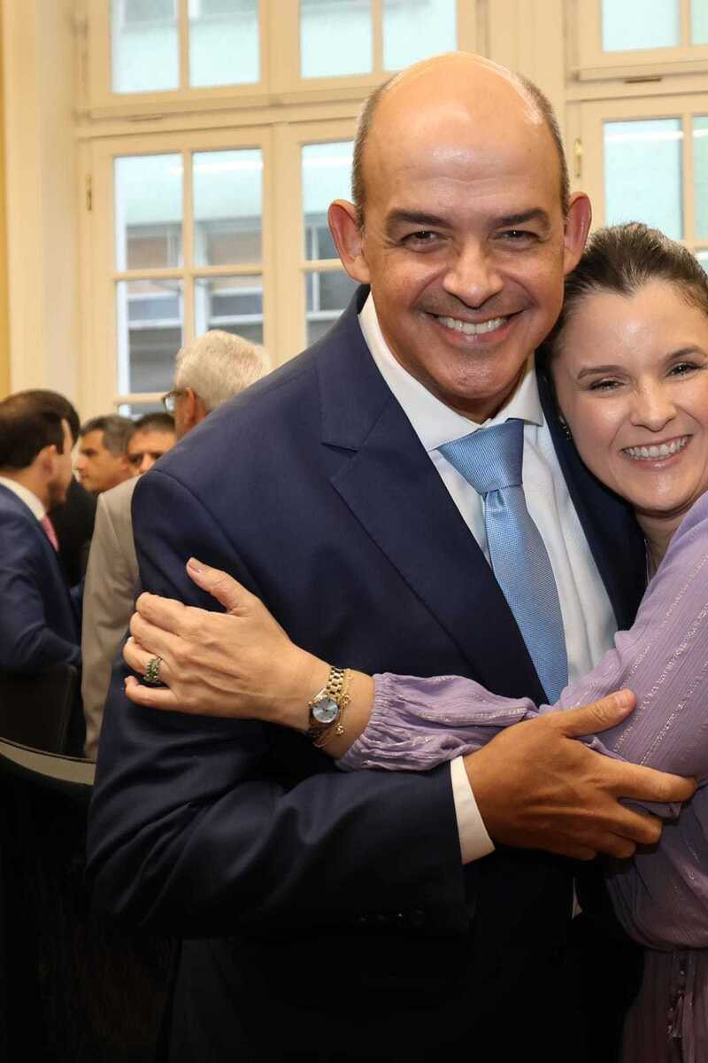 O desembargador Luciano Rinaldi com a desembargadora Tathiana de Carvalho Costa