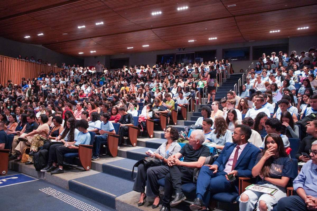 DPDF oferece bolsas para alunos da rede p&uacute;blica