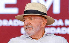 Lula acusa Fl&aacute;vio de liga&ccedil;&atilde;o com milicianos e cita Banco Master