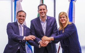 Prefeitura oficializa cess&atilde;o de terreno para novas instala&ccedil;&otilde;es da Defensoria P&uacute;blica e da OAB‑RJ na Barra