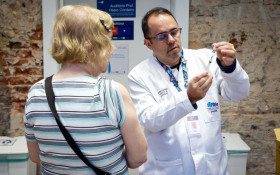 Munic&iacute;pio amplia vacina atualizada da covid‑19 para idosos de 60 anos