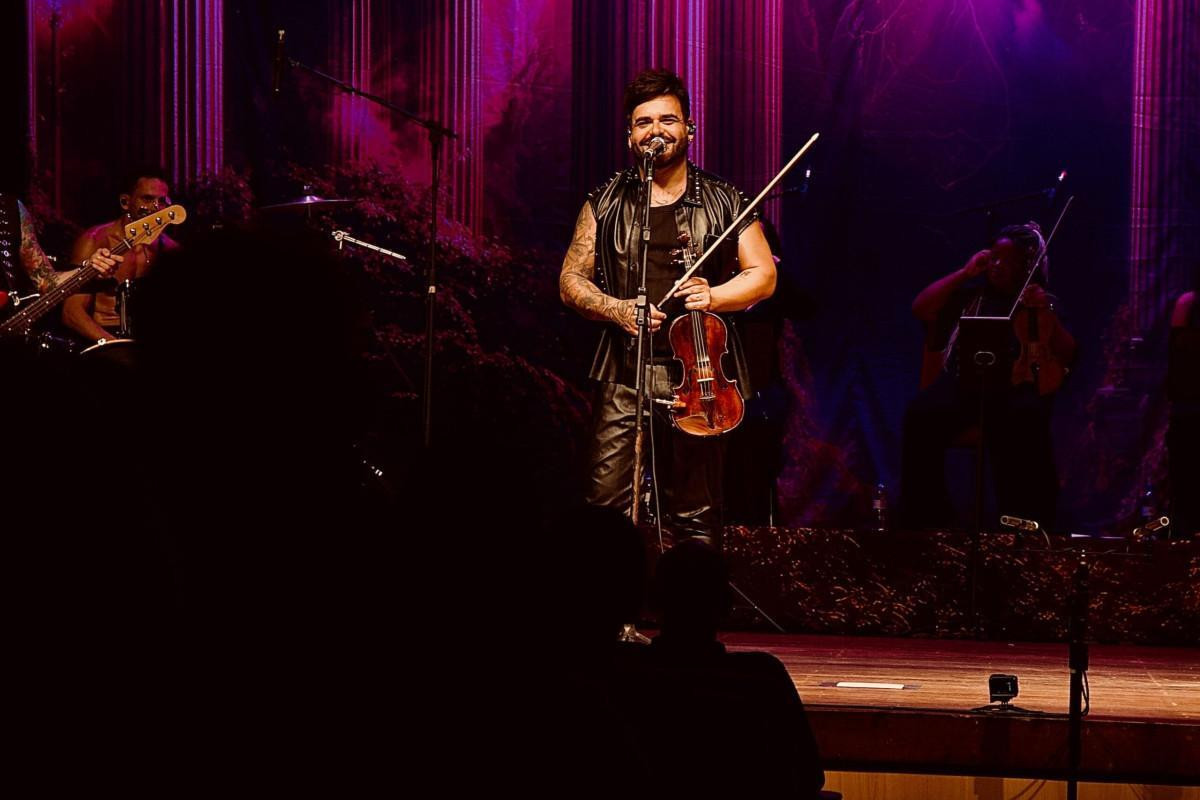 &lsquo;Rock Concert&rsquo; une violino, orquestra e cl&aacute;ssicos da m&uacute;sica