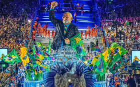 TSE aceita a&ccedil;&atilde;o de Fl&aacute;vio Bolsonaro contra Lula por desfile de escola de samba