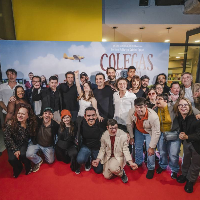 Elenco de Colegas e o Herdeiro, de Marcelo Galvão, se reúne na pré-estreia do longa. Filme estreou nos cinemas em 13 de agosto