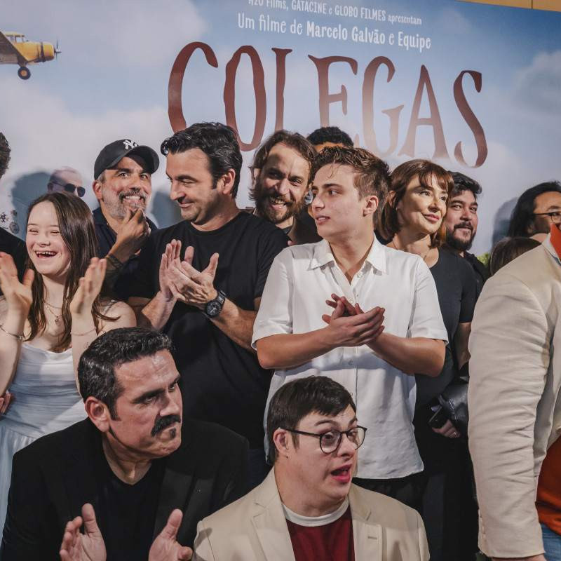 Elenco de Colegas e o Herdeiro, de Marcelo Galvão, se reúne na pré-estreia do longa. Filme estreou nos cinemas em 13 de agosto