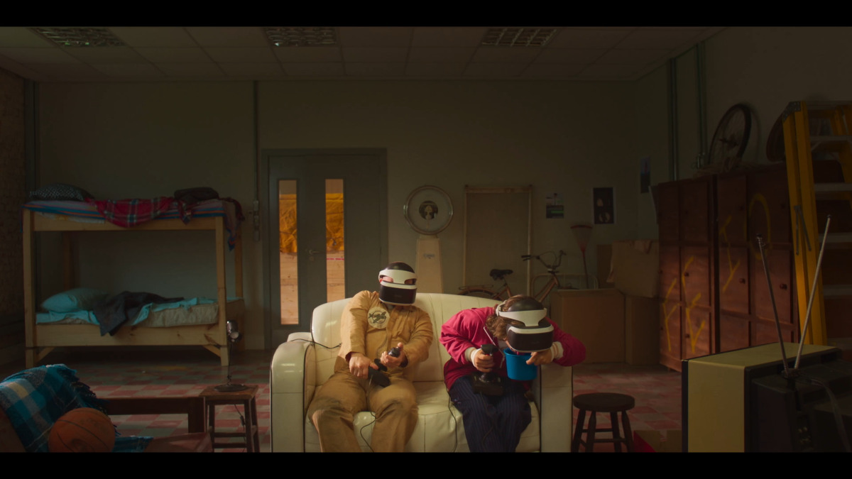 Cenas de Colegas e o Herdeiro, de Marcelo Galvão. Filme estreou nos cinemas dia 13 de agosto