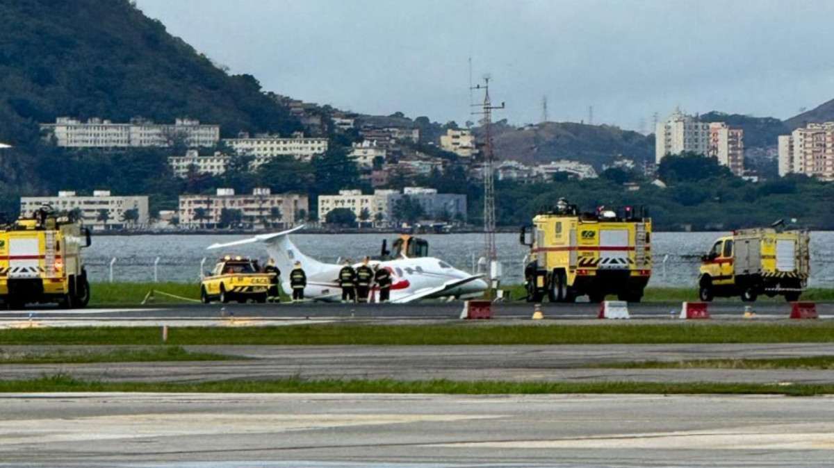 Acidente com jato fecha aeroporto Santos Dumont