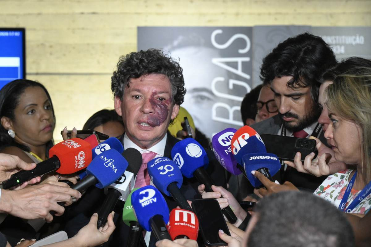 Taxa das blusinhas e sucess&atilde;o no TCU movimentam Congresso
