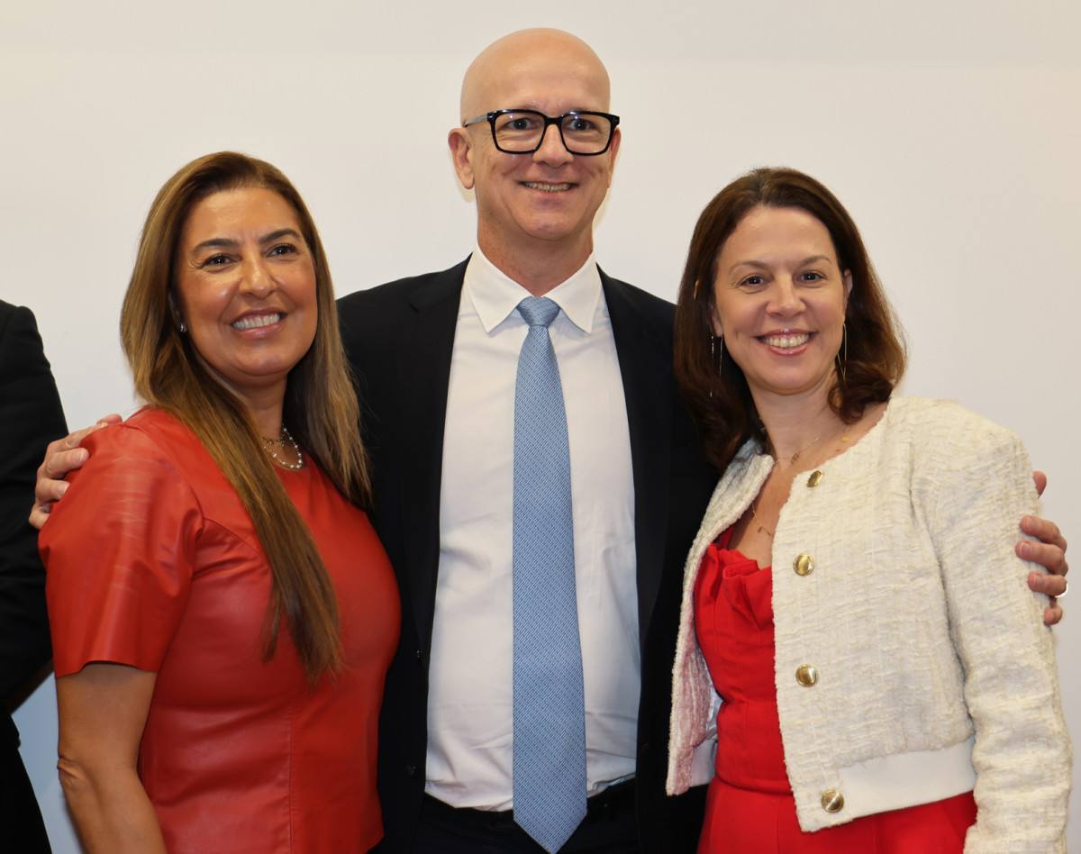 O desembargador Fernando Chagas com as juízas Renata Gil e Eunice Haddad