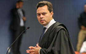 Advogado de Filipe Martins, Chiquini aciona o STF para pedir afastamento de Moraes