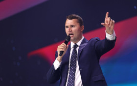 Juiz manda a julgamento acusado de matar o influenciador Charlie Kirk