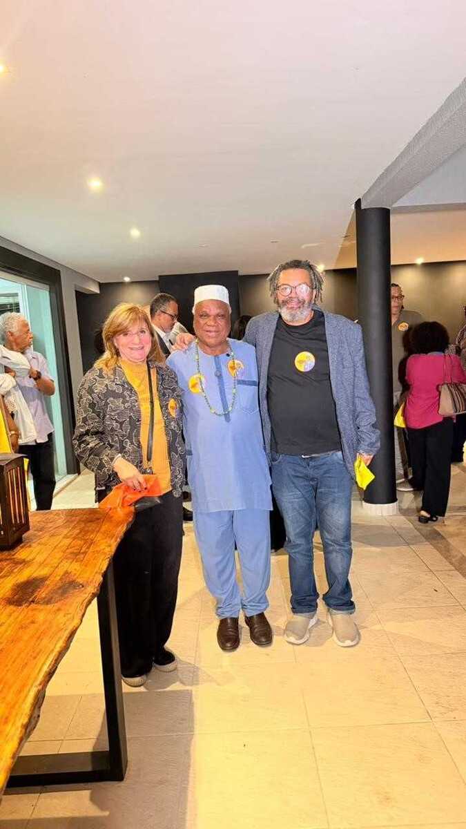 Marquinho Oswaldo Cruz e a empresária Maria Machado com Ivanir dos Santos