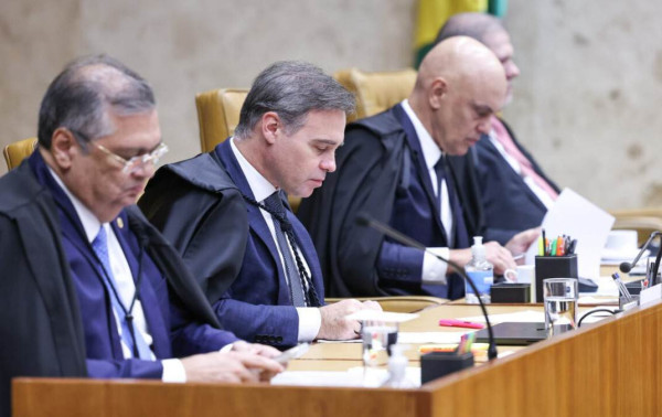 P&acirc;nico nas equipes de Lula e Fl&aacute;vio