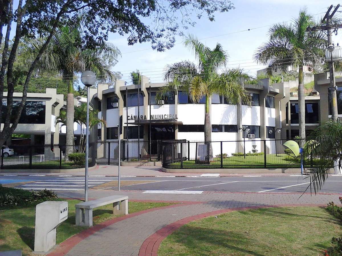 C&acirc;mara de Aruj&aacute; prev&ecirc; or&ccedil;amento de R$ 825 milh&otilde;es para 2027