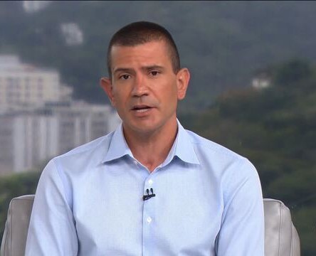 Na TV Globo, Ruas diz que acabar&aacute; com a aprova&ccedil;&atilde;o autom&aacute;tica nas escolas