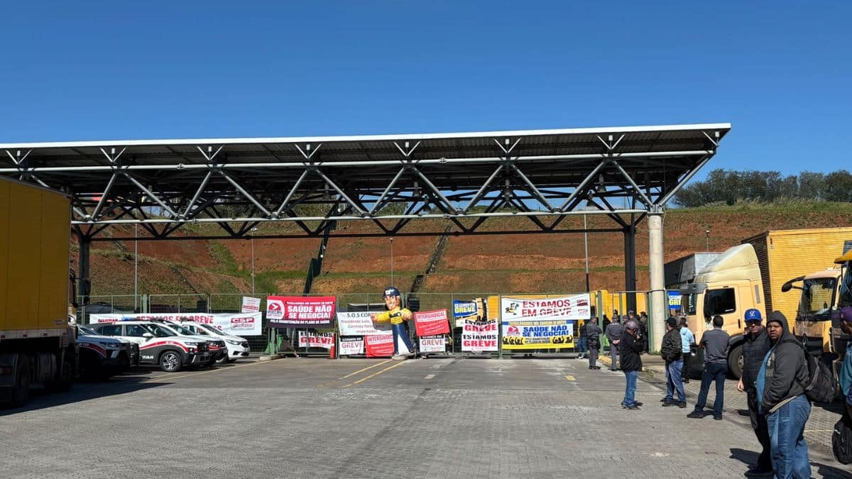 Greve dos trabalhadores dos Correios paralisam entregas