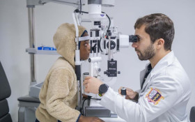 Hospital do olho realiza avalia&ccedil;&atilde;o em alunos da rede municipal