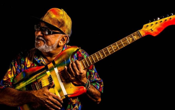 O mestre da guitarrada