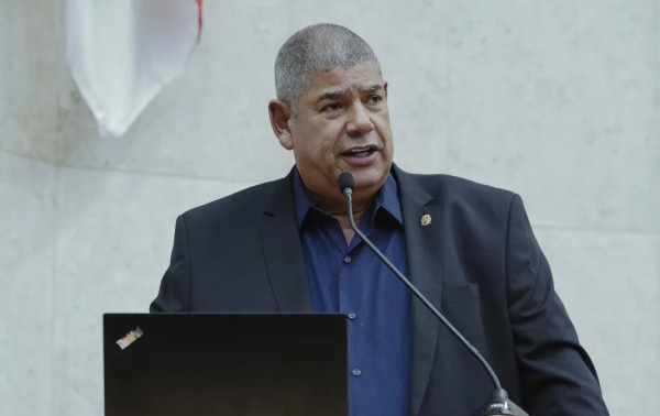 Pol&iacute;cia encontra R$ 686 mil em buscas por Milton Leite, que segue foragido