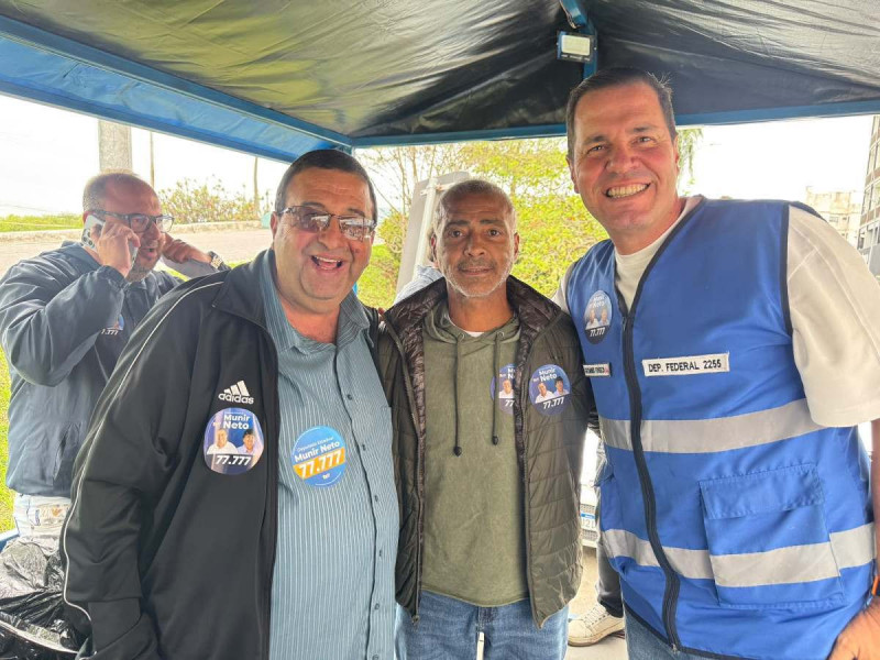 Munir faz carreata ao lado do senador Rom&aacute;rio e Gutemberg