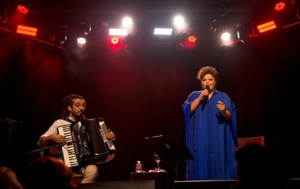 SEGUNDA NO 2: O credo cantado por Fabiana Cozza