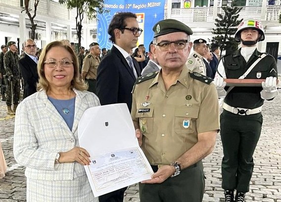 TRE‑CE recebe homenagem da 10&ordf; Regi&atilde;o Militar cearense