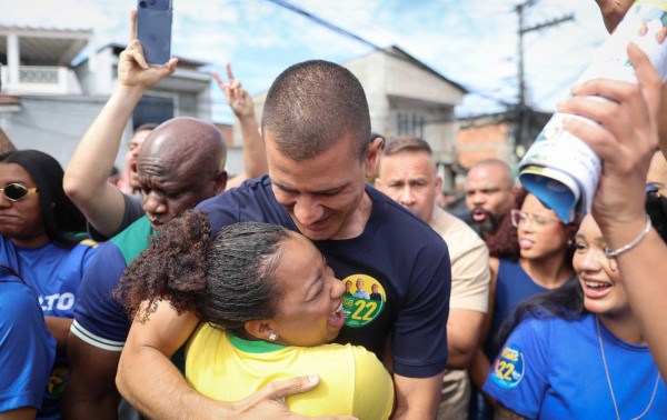 Douglas promete mais ajuda para as mulheres empreenderem