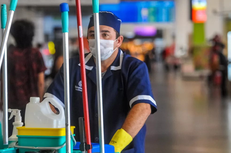 BRASILIANAS | Setor de limpeza profissional movimenta 2,7 milh&otilde;es de empregos e ganha destaque no Dia Mundial da Limpeza