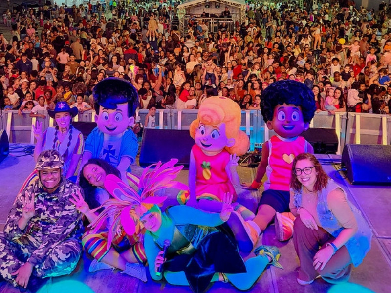 Tr&ecirc;s Palavrinhas e Sarah Beatriz marcam encerramento da Angra Expo