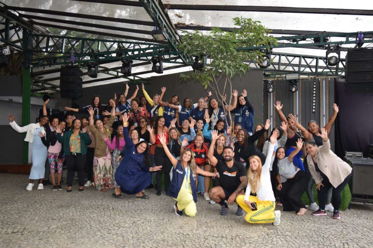 Iniciativa re&uacute;ne m&atilde;es em tarde de bem‑estar