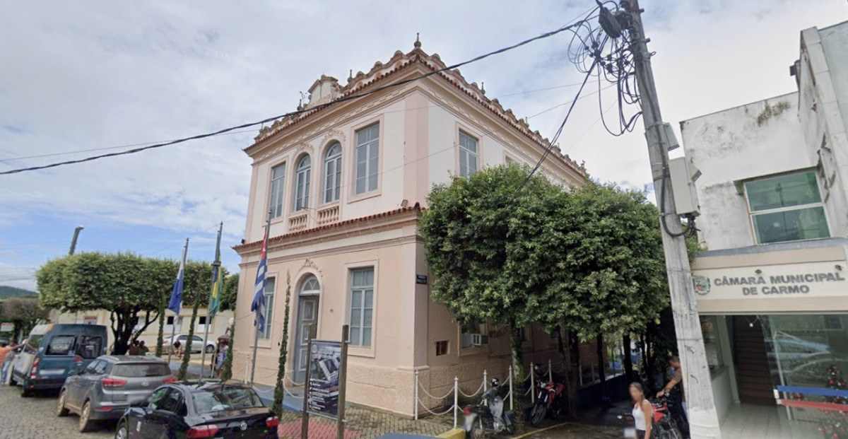 Carmo ter&aacute; que explicar licita&ccedil;&atilde;o para recolhimento de entulho