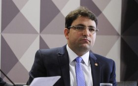 Advogado que estava em jato com Fl&aacute;vio &eacute; alvo da PF no caso INSS