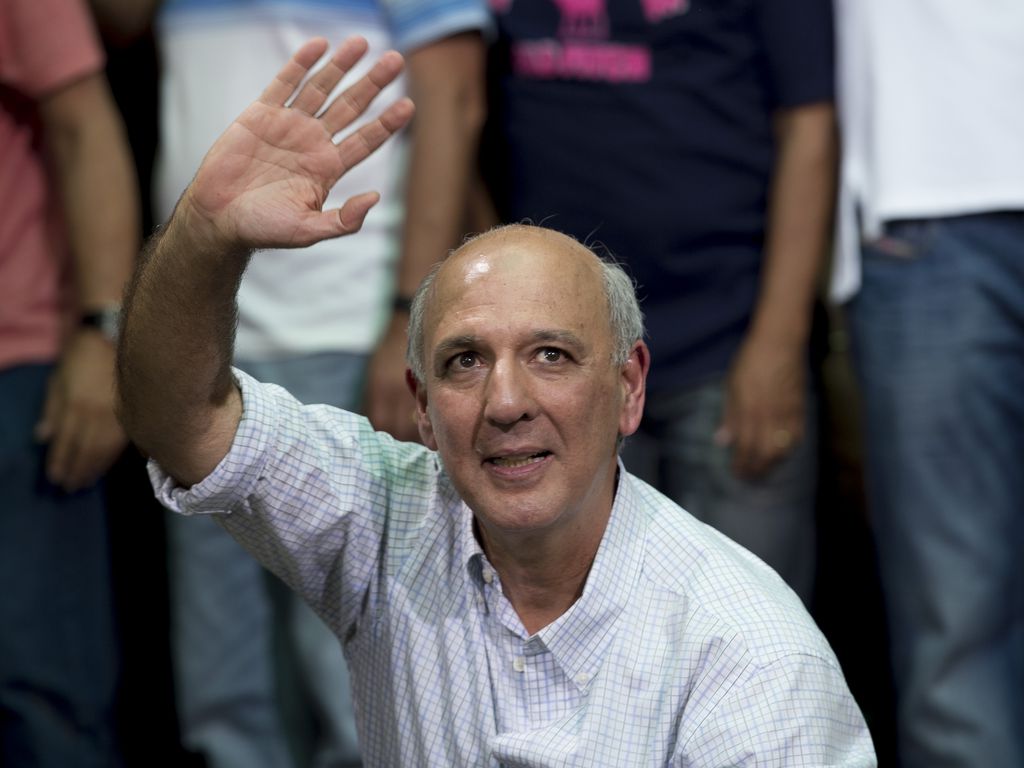 Por maioria, Tribunal Superior Eleitoral indefere candidatura de Arruda