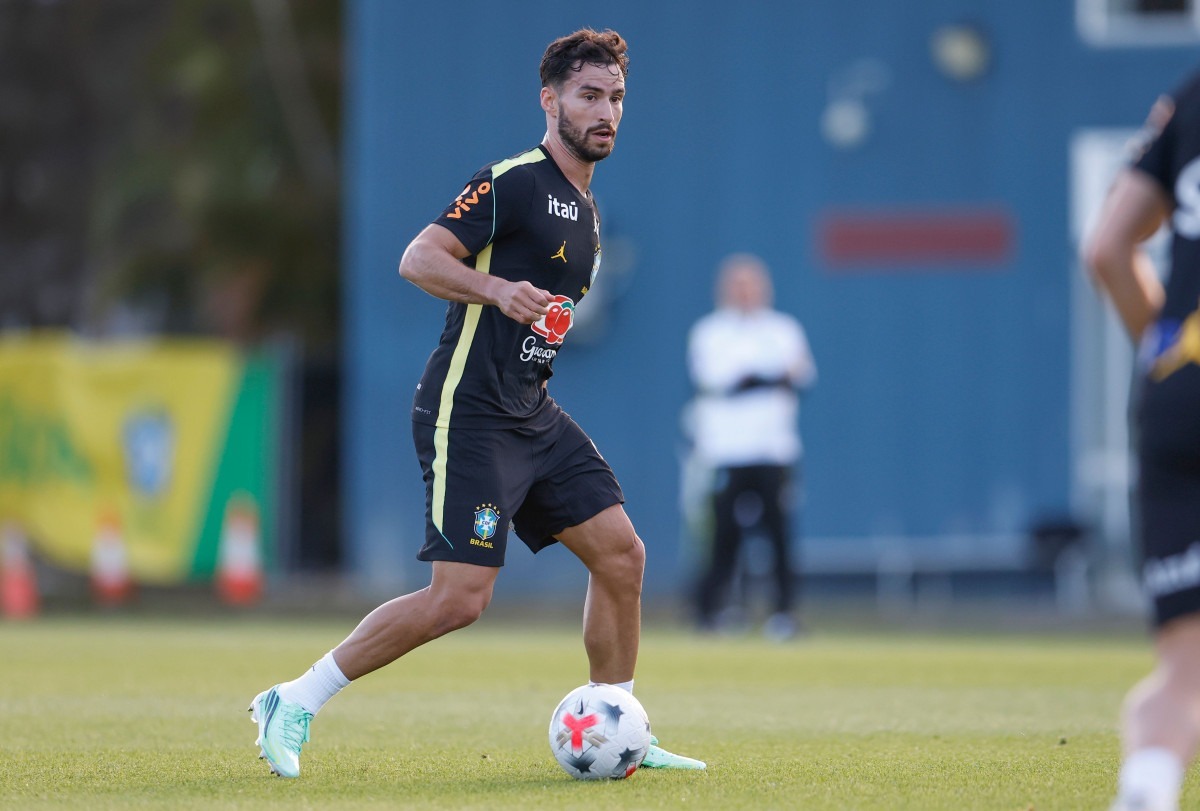 Martinelli diz que convocados para Sele&ccedil;&atilde;o devem se sentir "privilegiados"