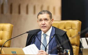 Kassio manda reexibir propaganda de Fl&aacute;vio Bolsonaro ap&oacute;s falha que deixou programa sem &aacute;udio