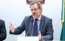 Alexis Fonteyne critica Lula por fala sobre "dedada" em mulheres
