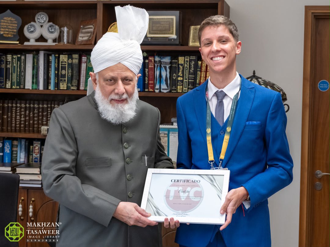 Jalsa Salana UK re&uacute;ne 50 mil pessoas em Alton