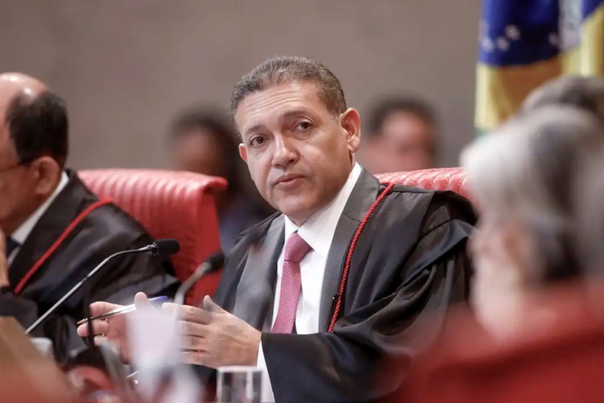 Nunes Marques vai relatar pedido de suspens&atilde;o de pena de Bolsonaro