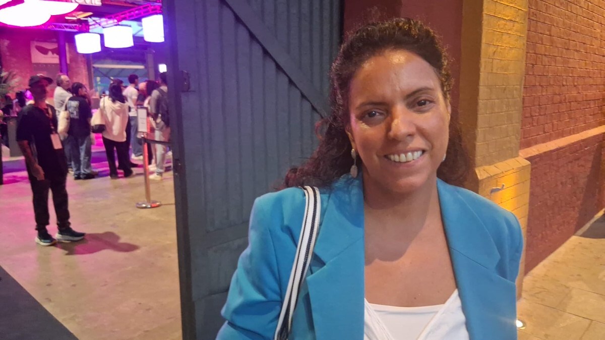 Anita Barbosa p&otilde;e a est&eacute;tica da 'Sess&atilde;o da Tarde' em prol do riso