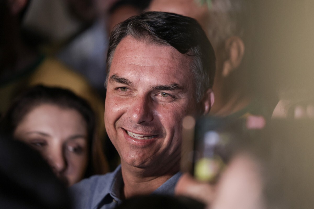Em Campinas, Fl&aacute;vio vence 1&ordm; turno com 52,07% dos votos