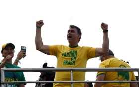 Centr&atilde;o avan&ccedil;a sobre palanque de Fl&aacute;vio e amplia press&atilde;o sobre Lula no segundo turno