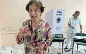 Aos 100 anos, Helena Gallo faz quest&atilde;o de votar