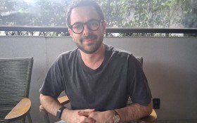 Jake Witzenfeld redesenha os tabus da paternidade