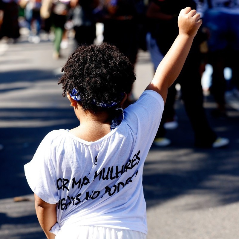Educa&ccedil;&atilde;o antirracista avan&ccedil;a nas escolas